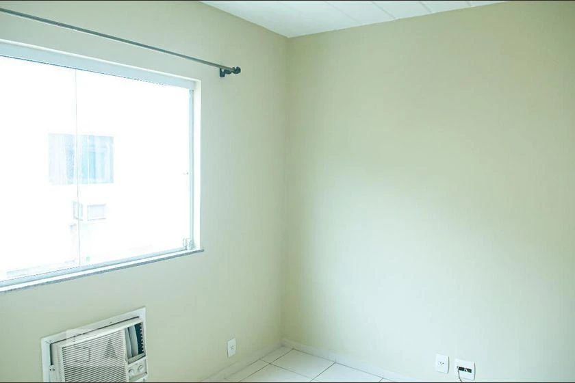 Balcony with a grill in a 2-bedroom house, 118 m² — photo 15