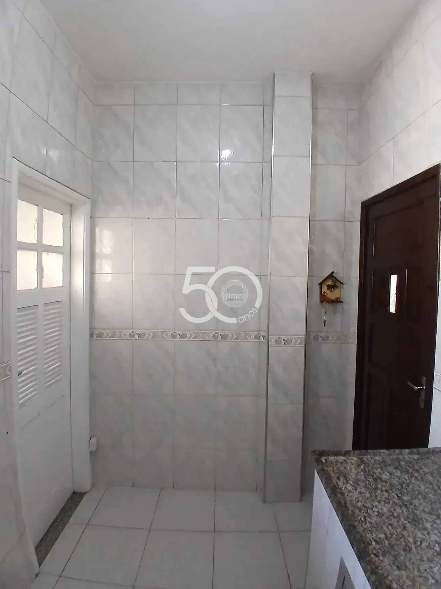 Apartamento de 2 dormitorios con balcón y cocina separada — photo 34