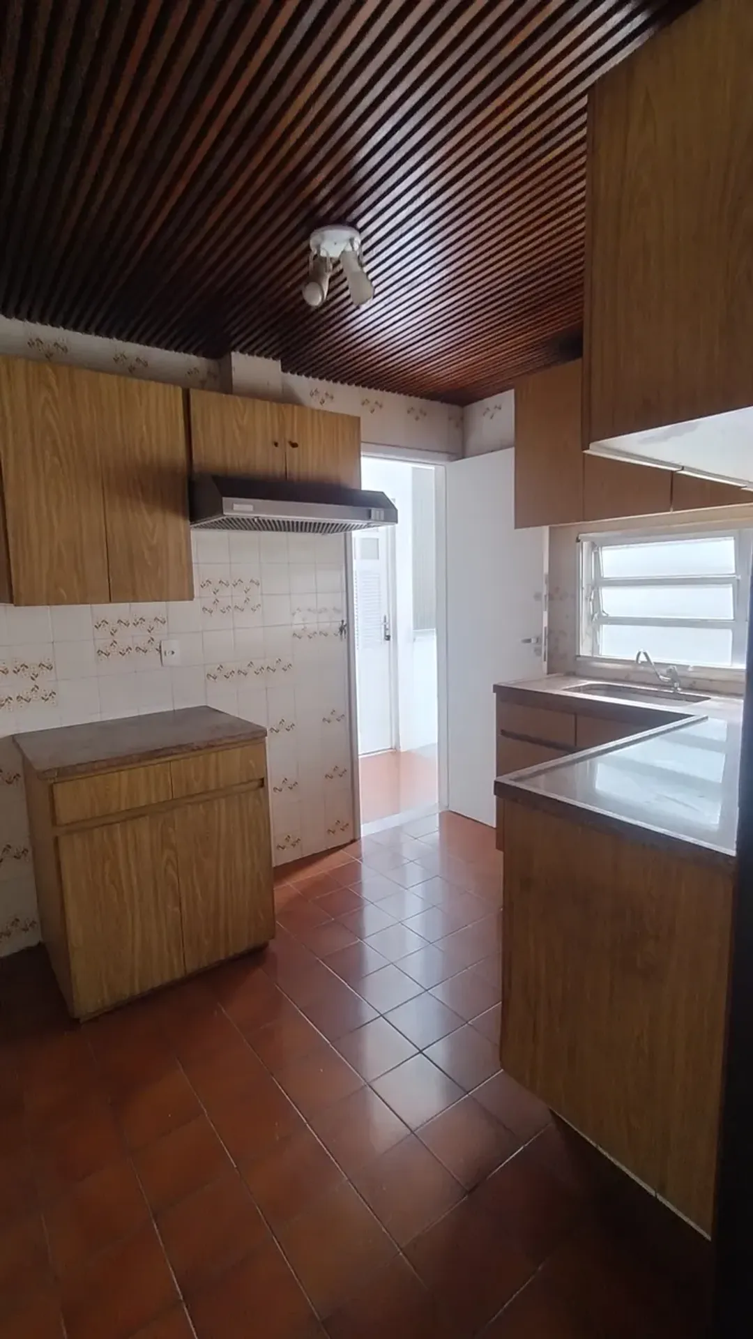 House with 7 bedrooms and 5 bathrooms with balcony BBQ — photo 39