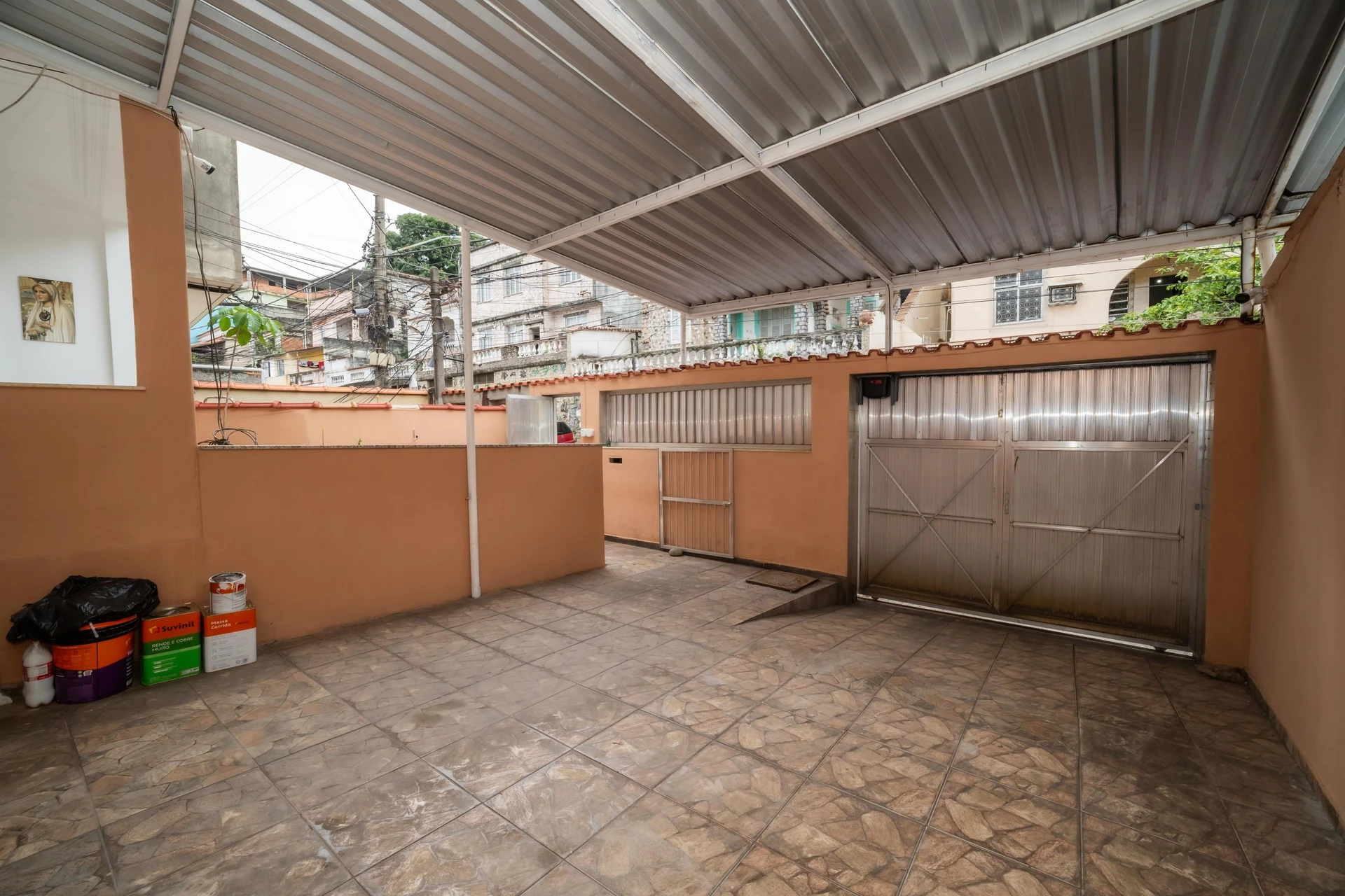 Garden in a 3-bedroom house, 200 m² — photo 44