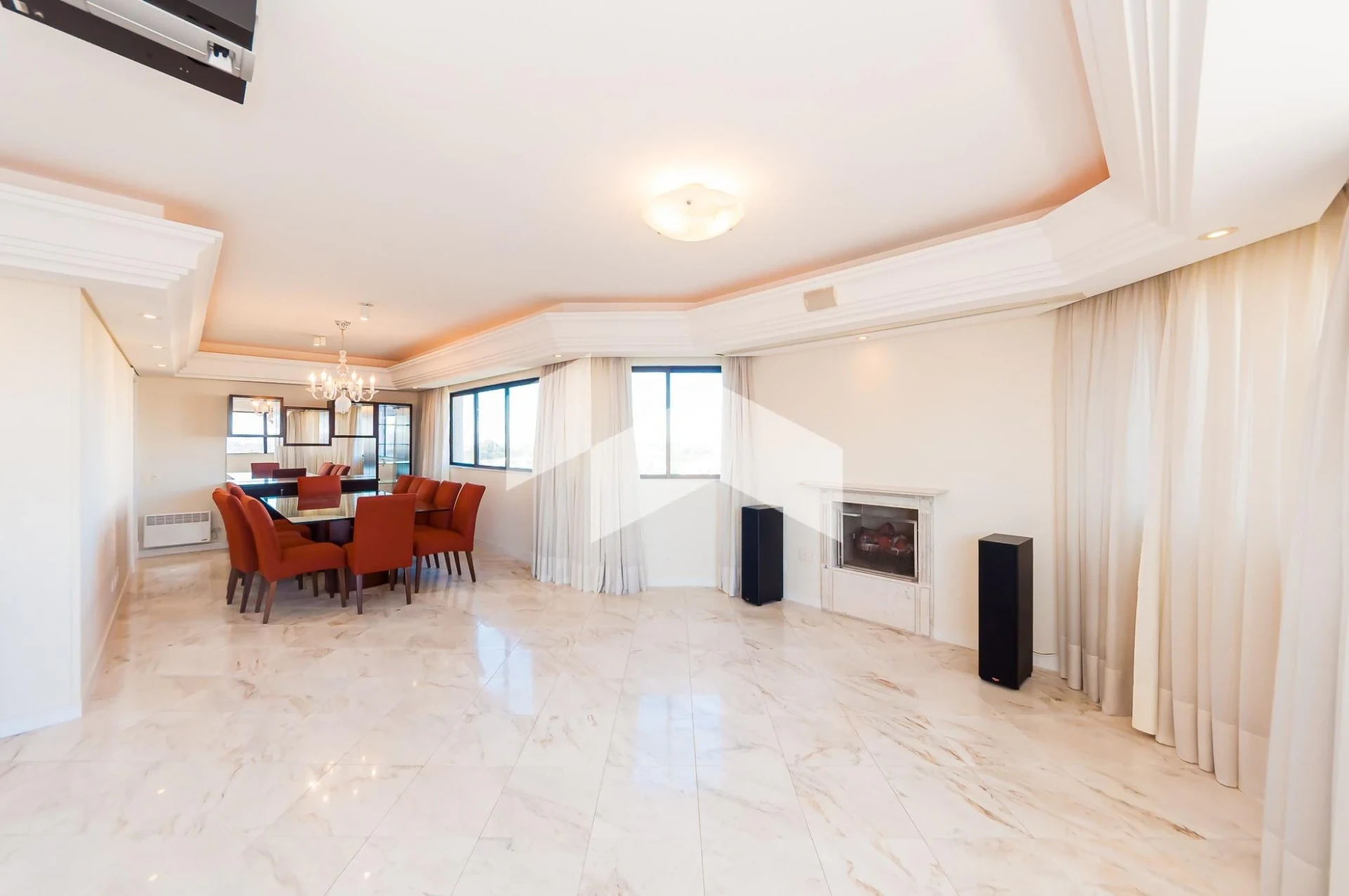 183 m² apartment with a home office and 4 bedrooms