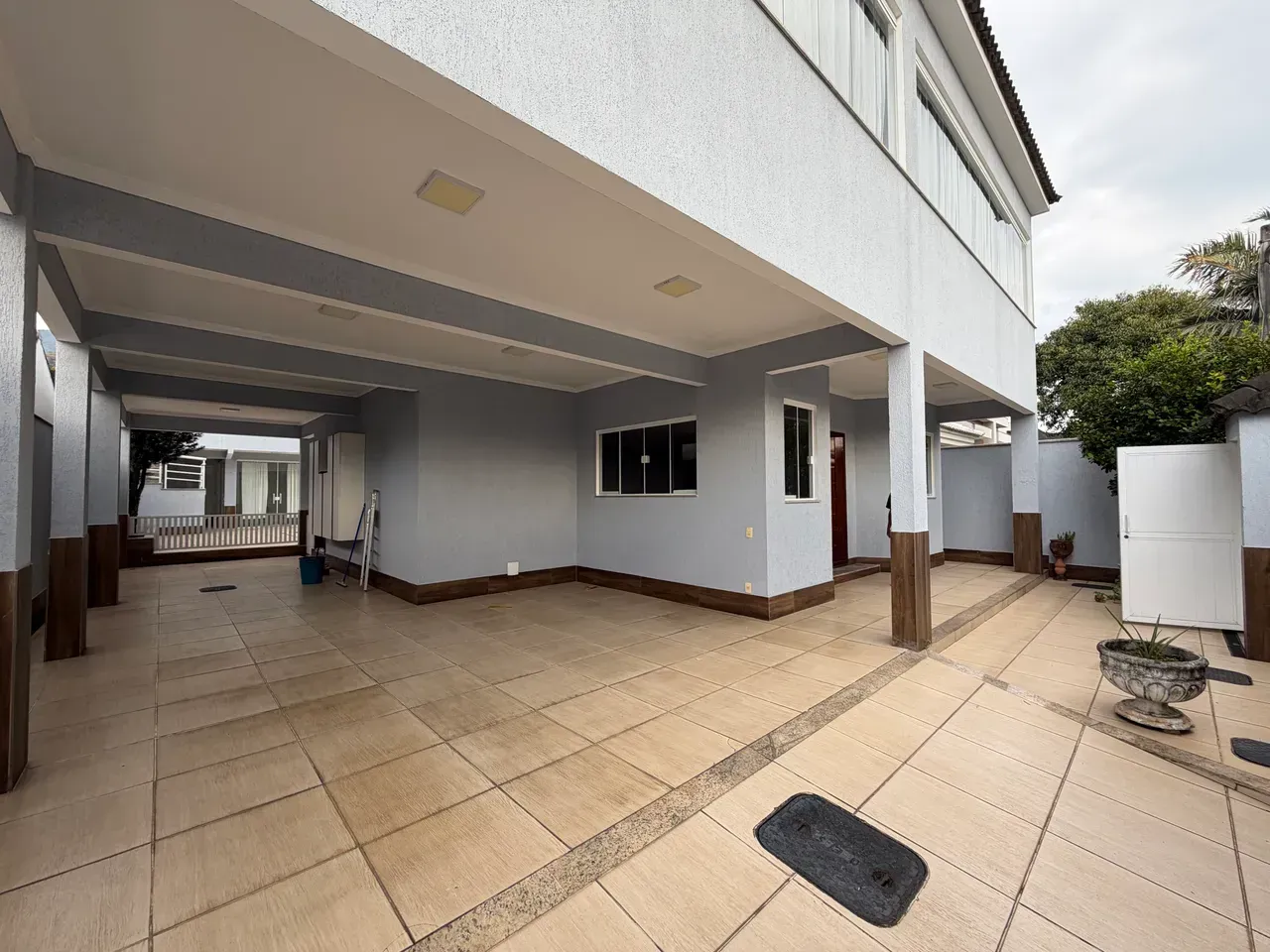 Casa com 4 quartos e 5 banheiros, 300 m² — photo 11