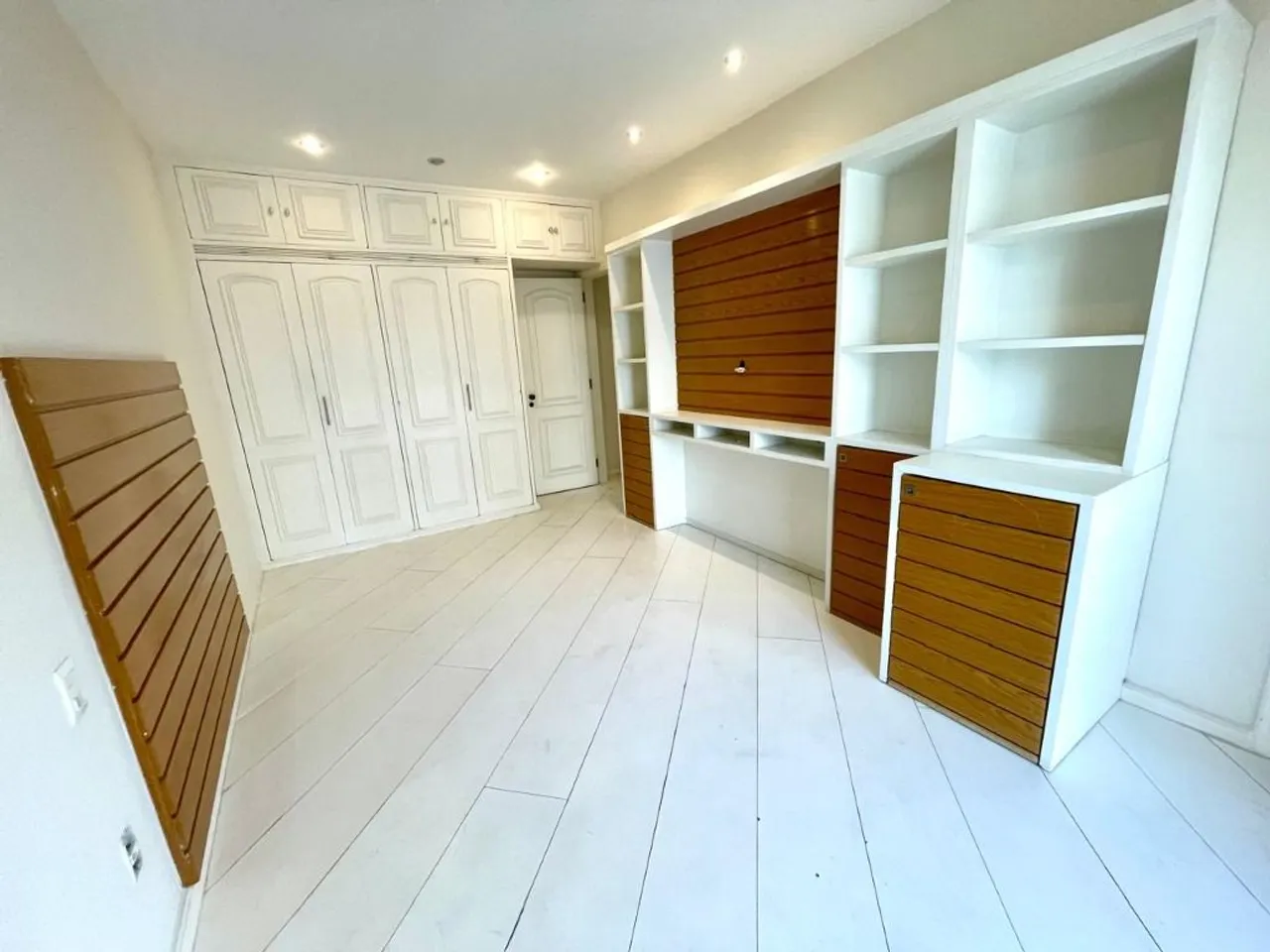 3-bedroom 3-bath apartment with 250 m² and 3 parking — photo 15