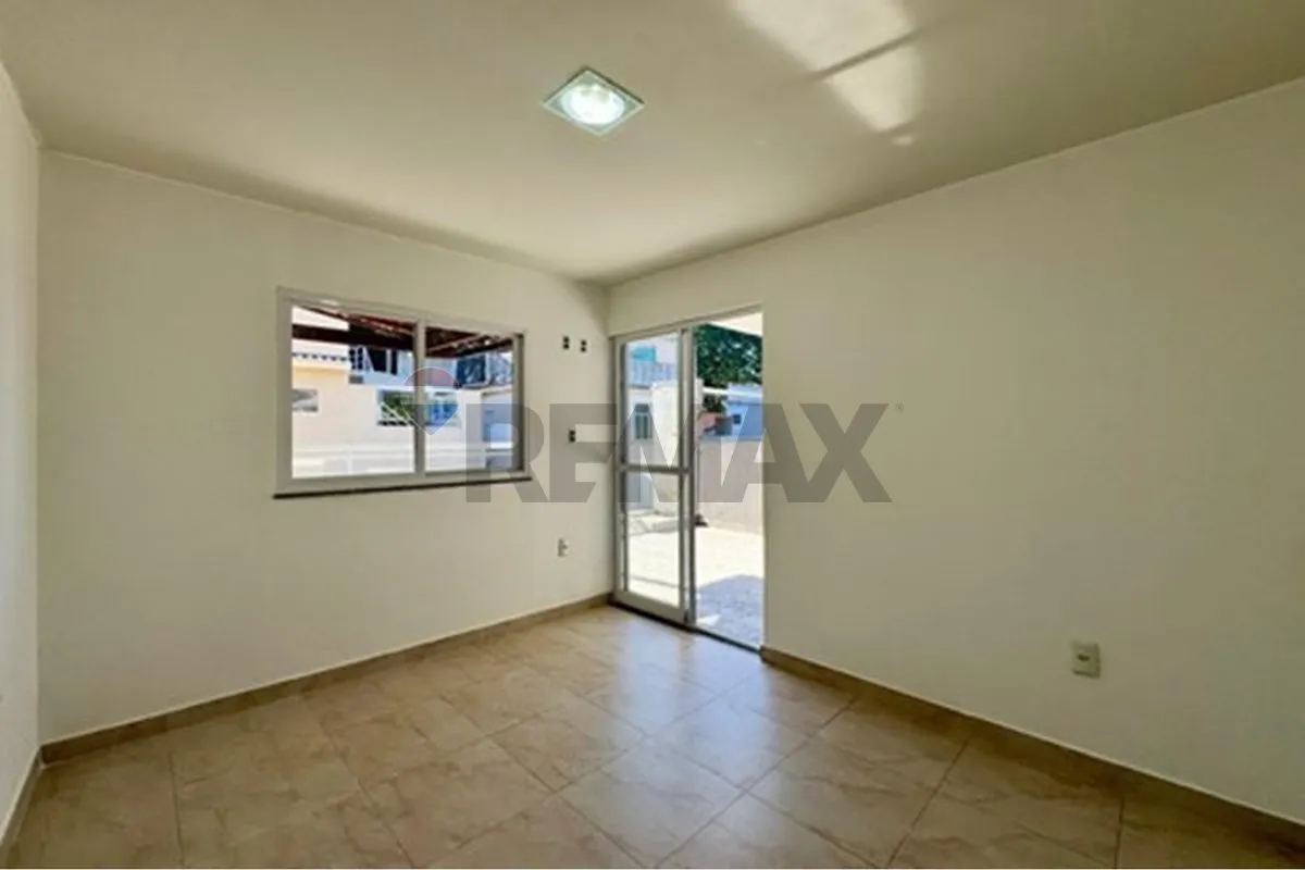 Balcony with a grill in a 3-bedroom house, 104 m² — photo 16