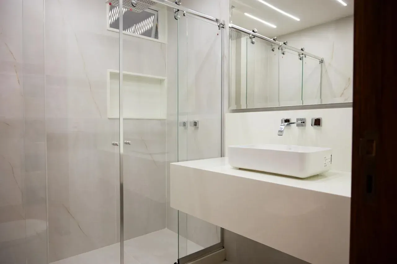 5-bedroom apartment, 1 with its own bathroom, 218 m² — photo 60
