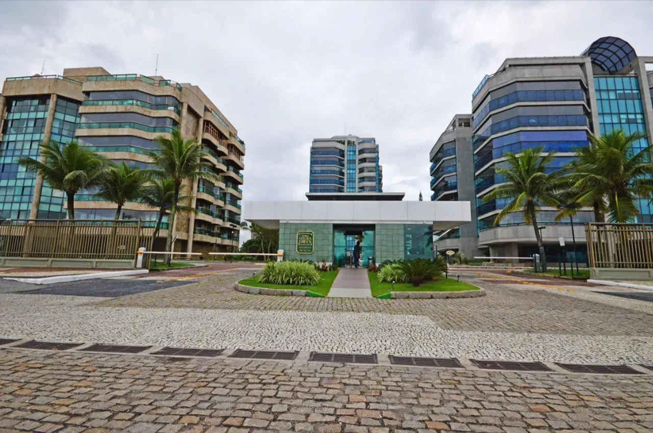 Apartamento com 4 quartos, 5 banheiros e cozinha fechada — photo 14