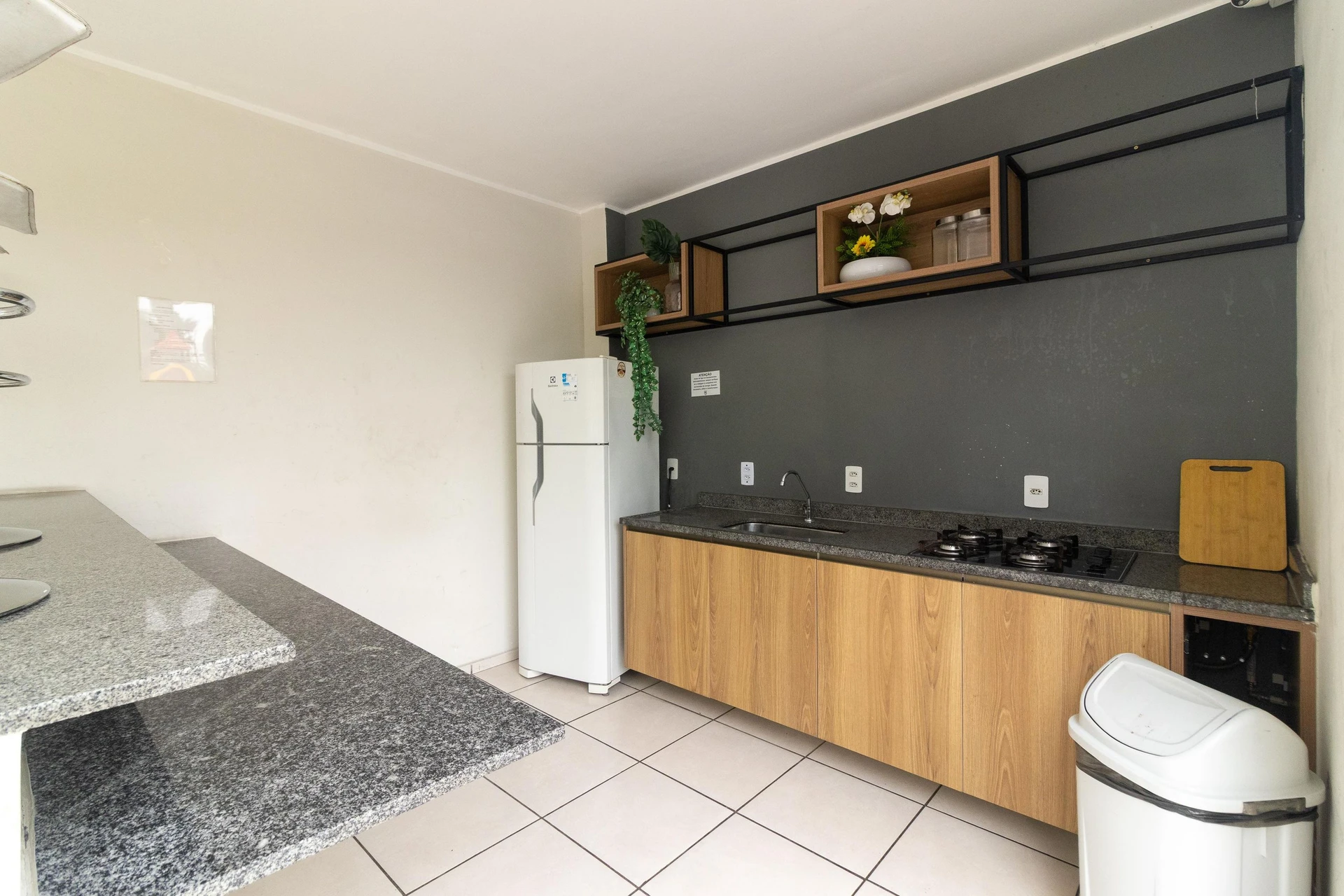 Apartamento com 2 quartos e piscina no condomínio — photo 42