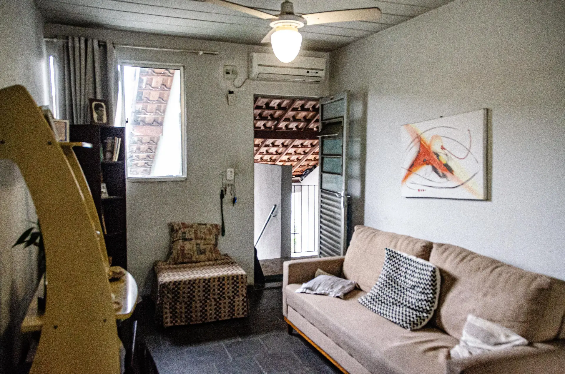 Furnished 2-bedroom apartment with air conditioning