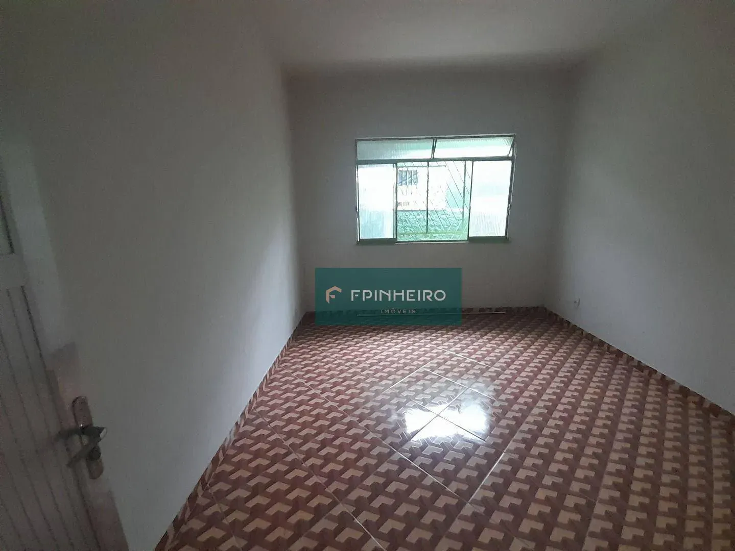 Casa com 2 dormitórios, 1 banheiro e varanda — photo 29