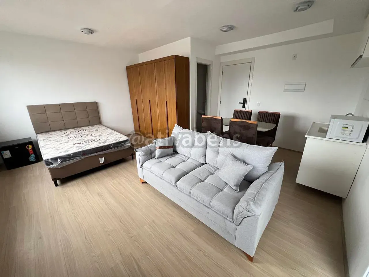 Furnished 1-bedroom apartment with 37 m² on the 19th floor — photo 4