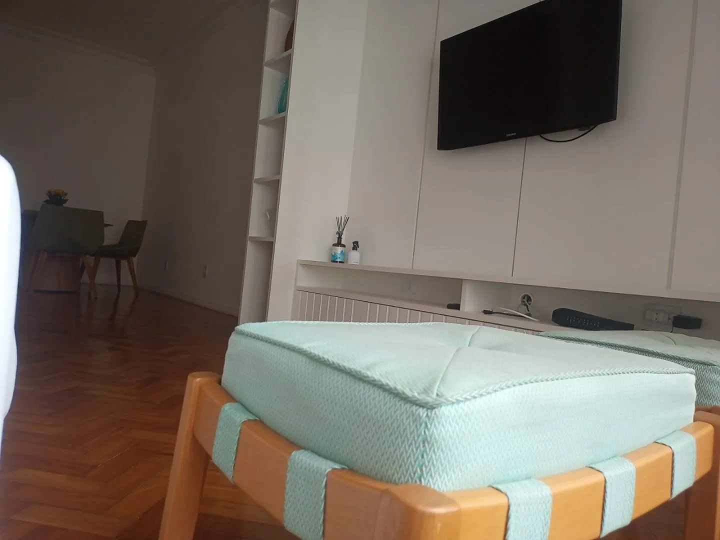 Apartment on the 7th floor with wood or laminate floors — photo 21