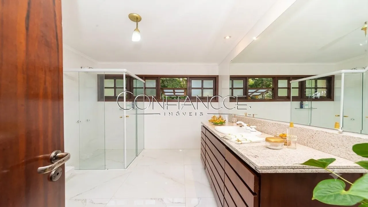 House with 4 en-suite bedrooms and private garden — photo 13
