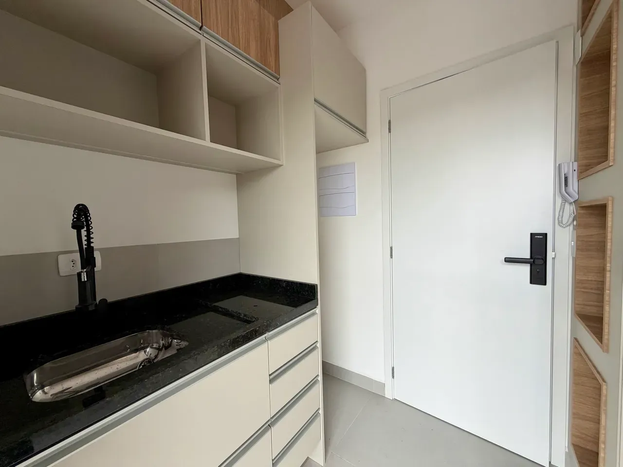 Studio, 21 m², with a home office — photo 12