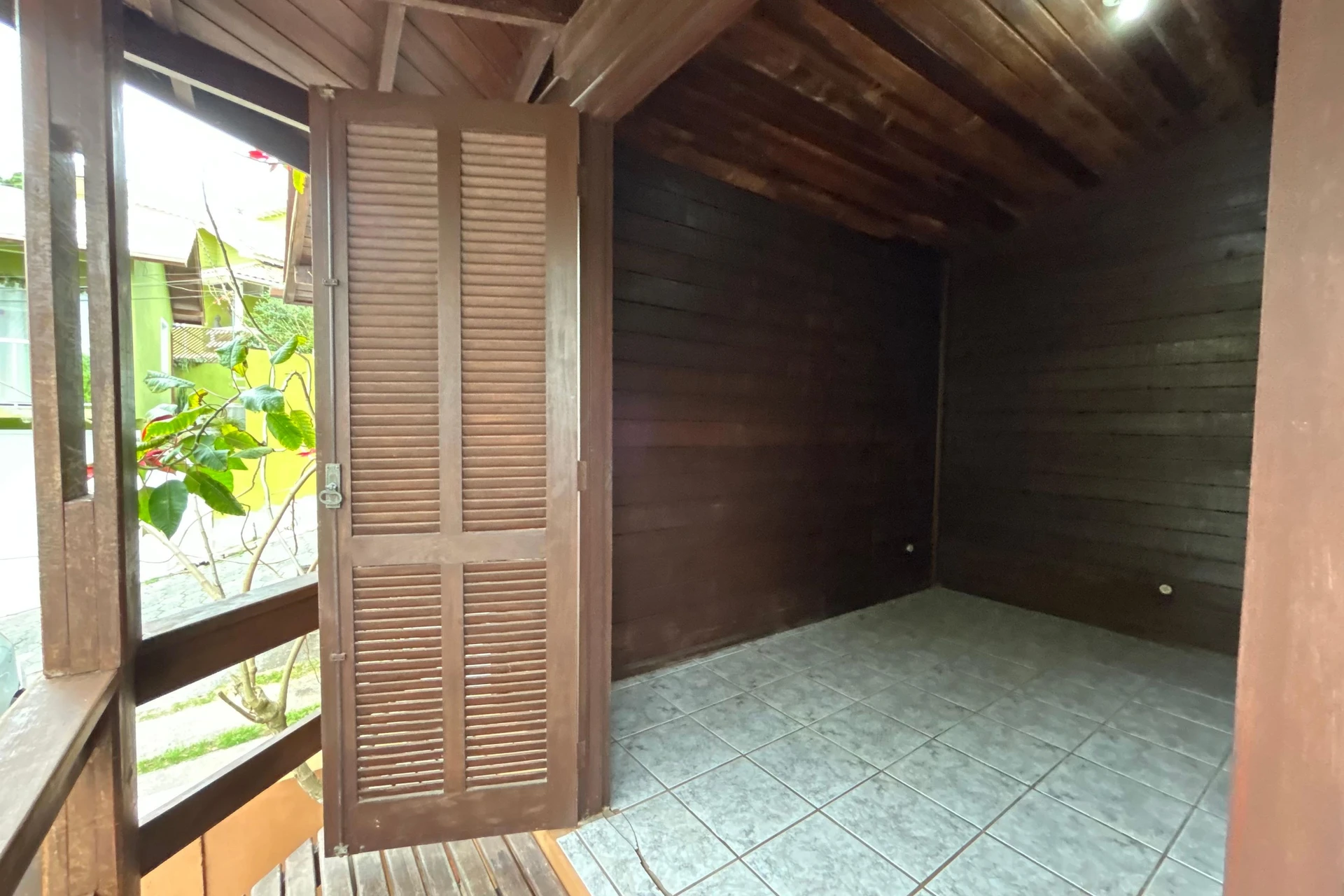House, 100 m², with floor-to-ceiling windows — photo 27