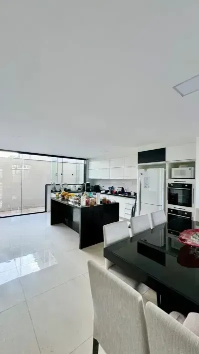 Casa com 5 suítes e piscina externa no condomínio — photo 46