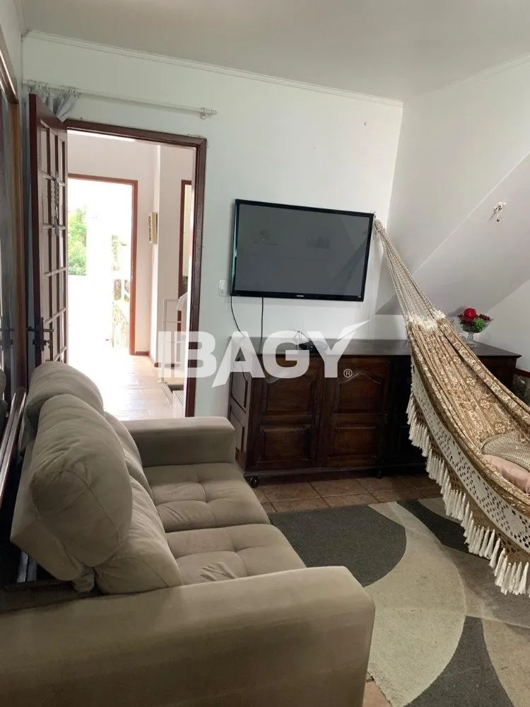 House with 4 bedrooms and 380 m², 2 parking spots — photo 42