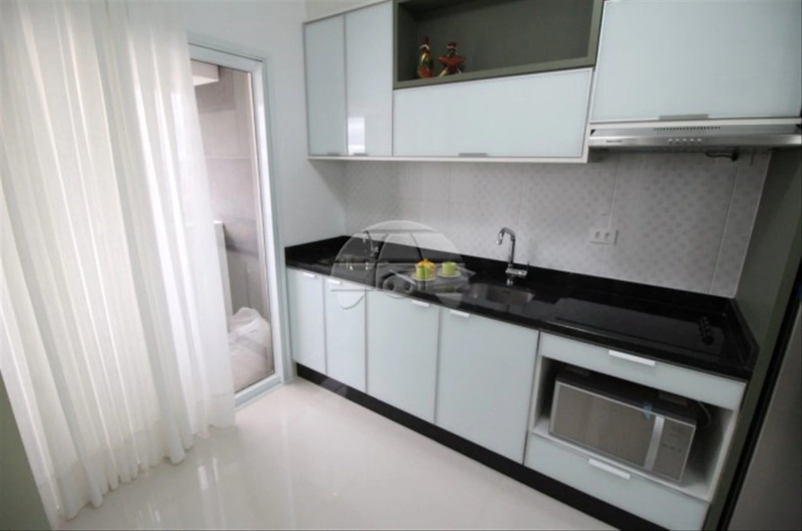 Apartamento mobiliado, 50 m², com janelas do piso ao teto — photo 17