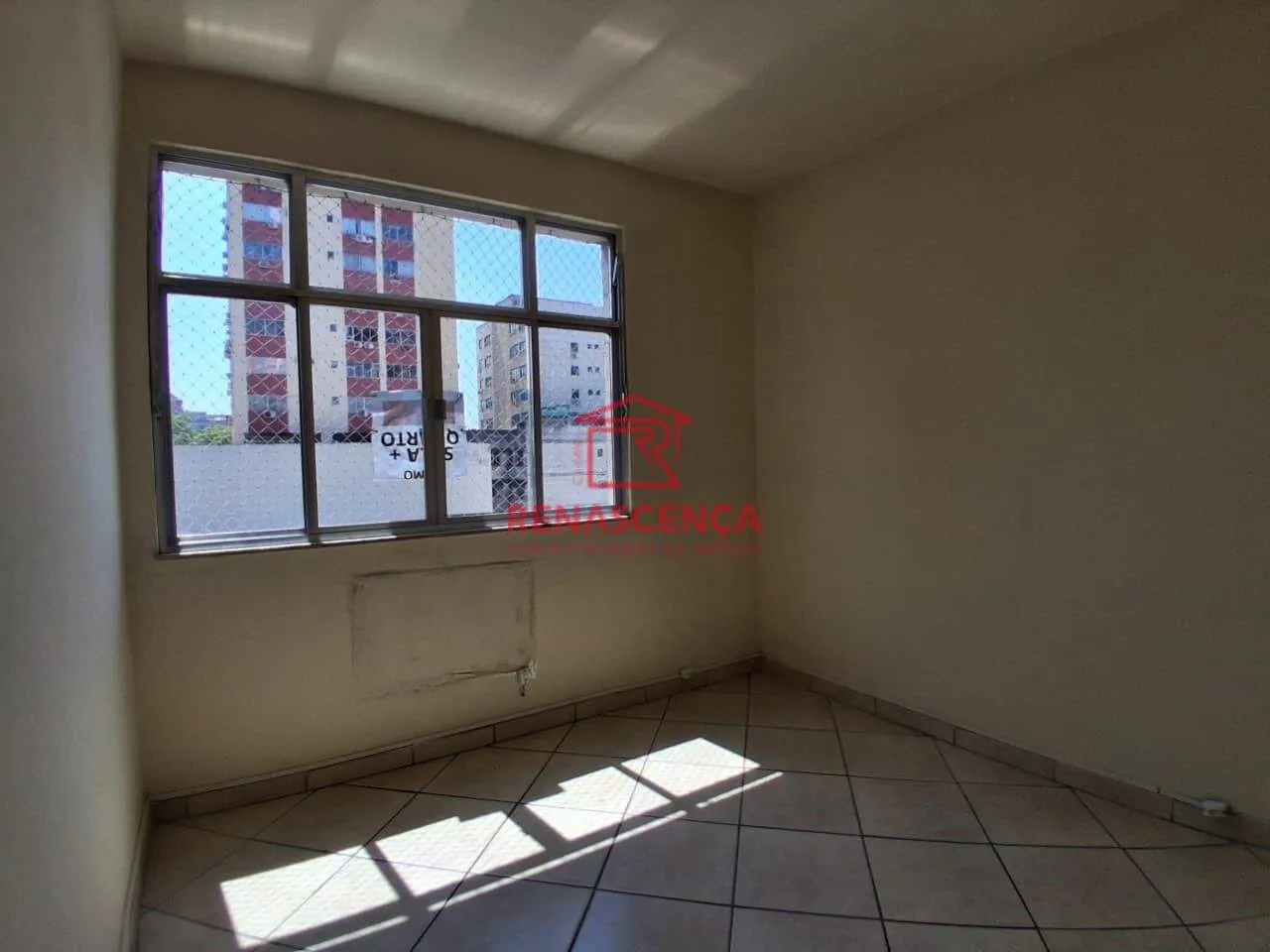 Walk-in closet in a 3-bedroom apartment, 130 m² — photo 3