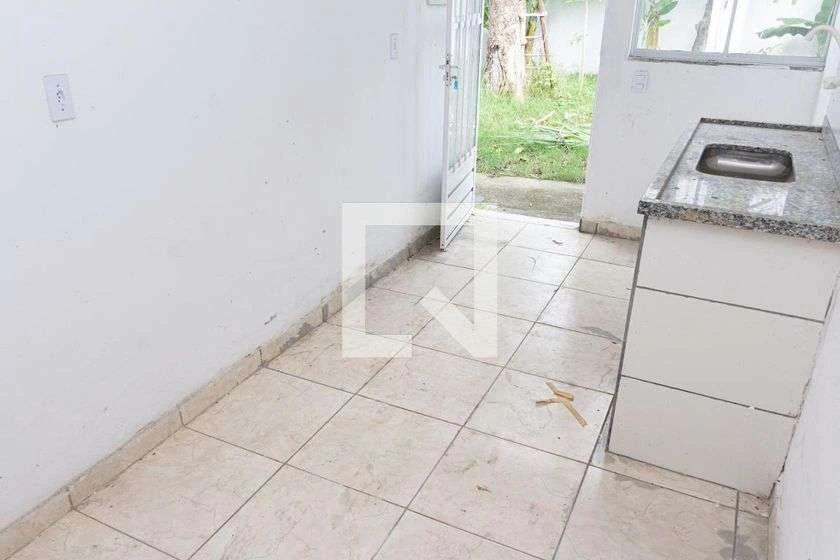 38 m² unfurnished studio with private garden and 1 parking — photo 6