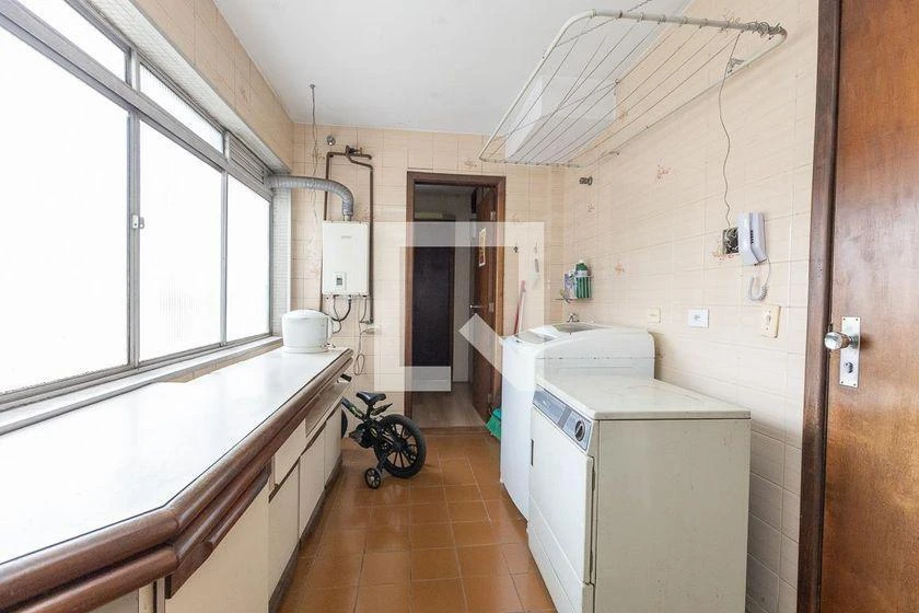 Apartamento de 4 quartos com varanda e 165 m² — photo 47