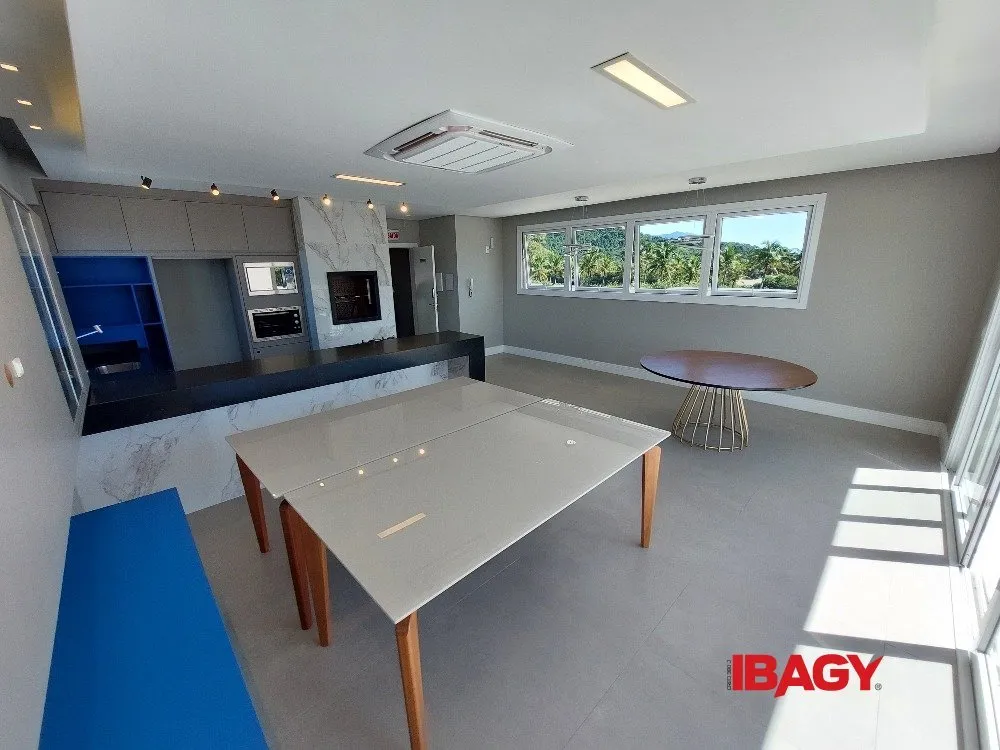 Apartamento mobiliado com 2 dormitórios e 44 m²