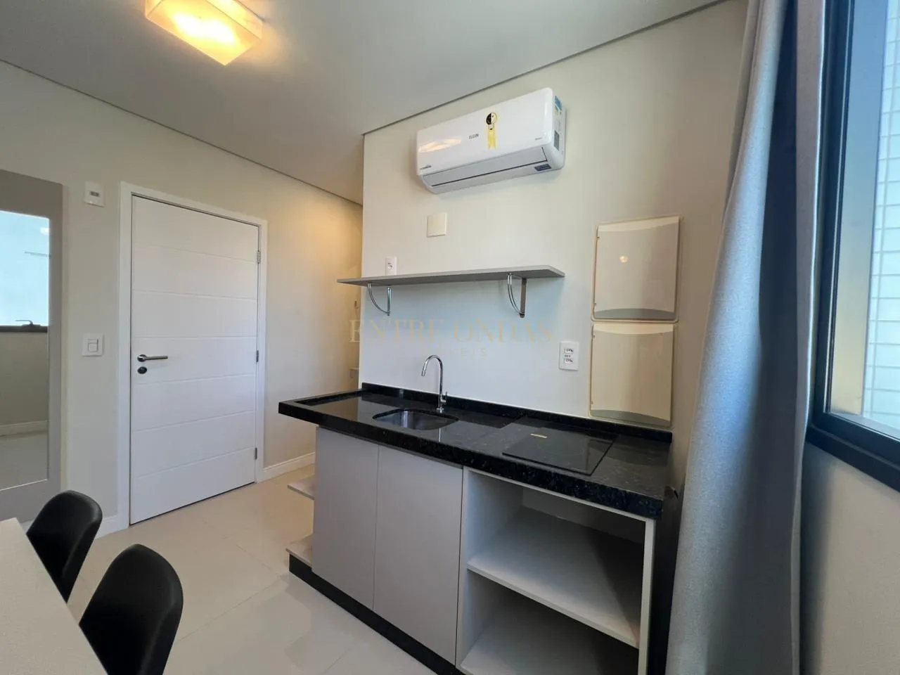 Furnished studio in a building with a coworking space — photo 2