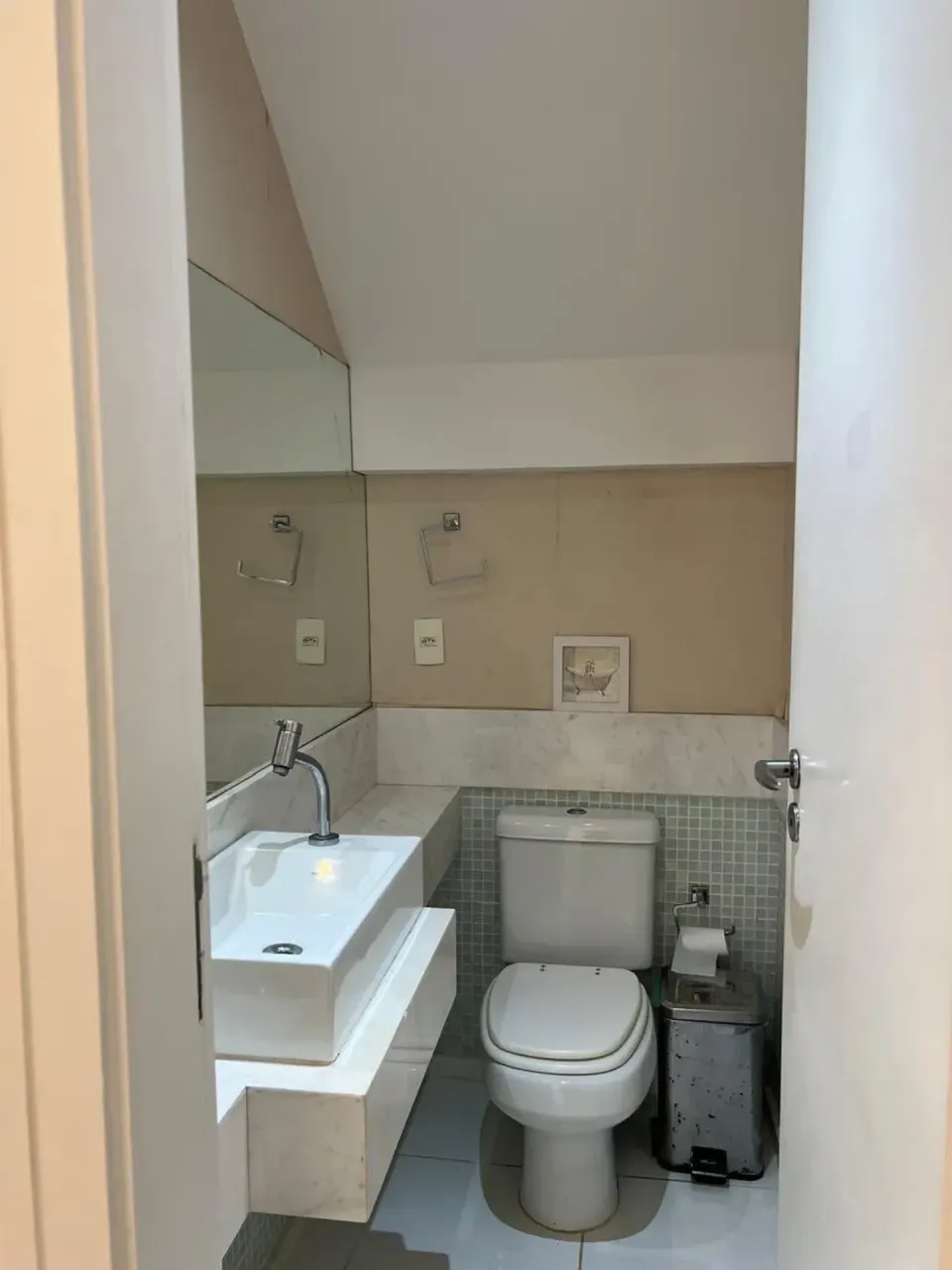 Casa mobiliada com 4 dormitórios e cozinha fechada — photo 17