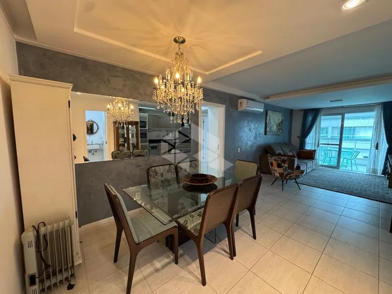 Furnished apartment, 150 m², with a glass-enclosed balcony — photo 17