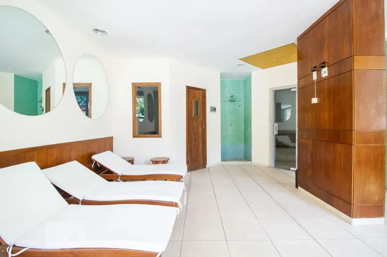 Furnished 3-bedroom apartment with 2 bathrooms — photo 9