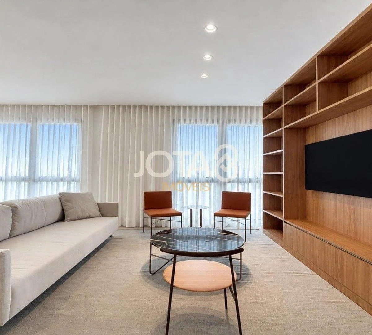 One-bedroom apartment with floor-to-ceiling windows — photo 17