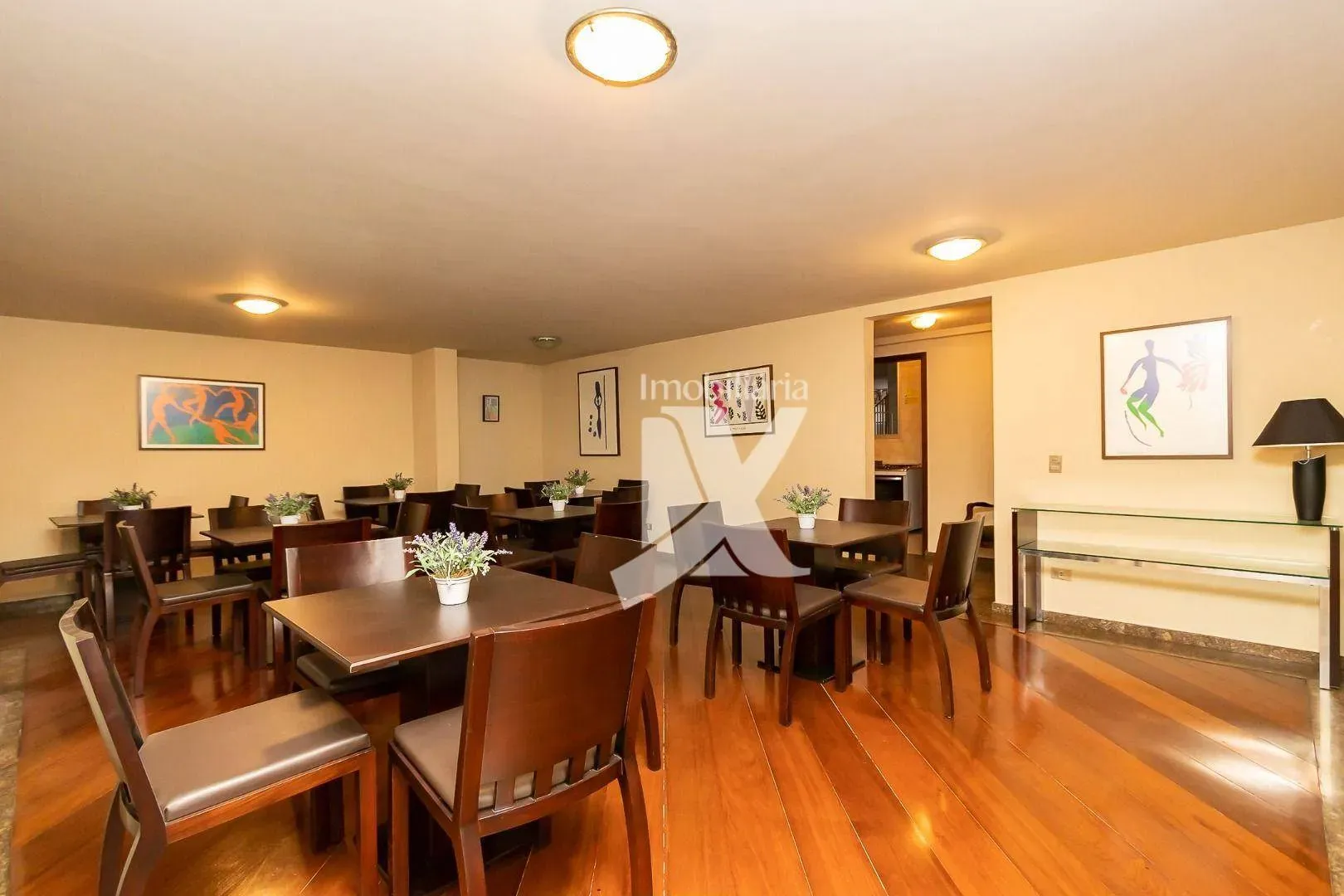 Furnished 3-bedroom apartment with balcony — photo 35