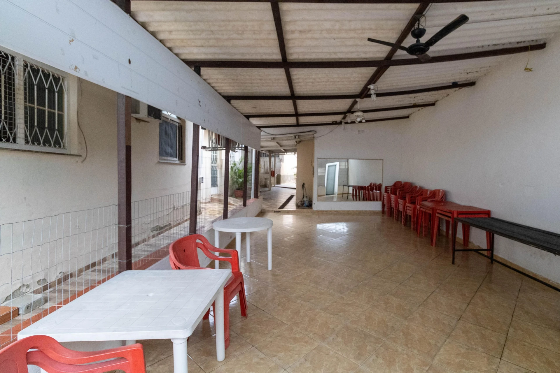 Casa amueblada con 6 dormitorios, 3 baños y jardín propio — photo 92