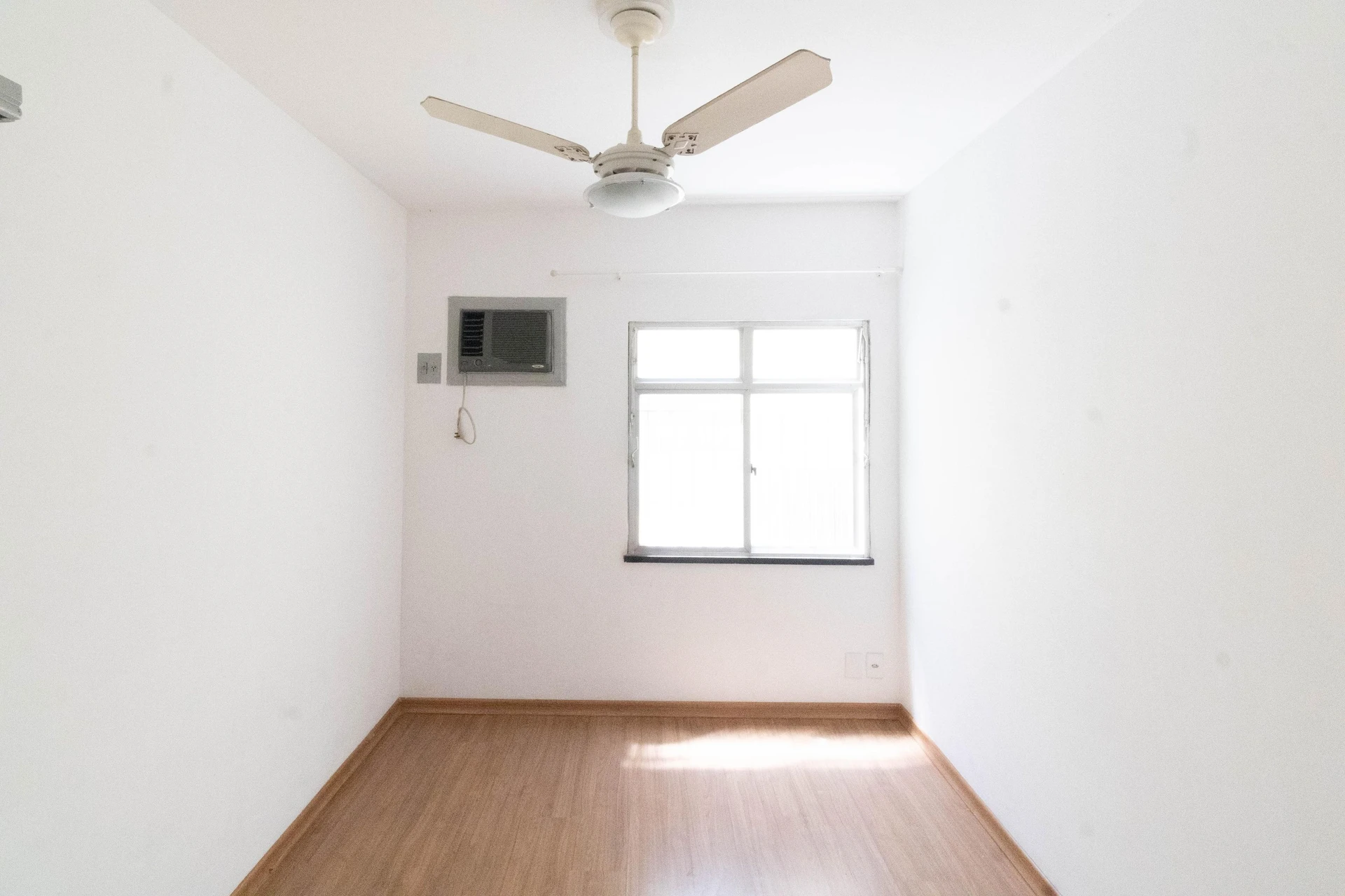 Apartamento com piso de madeira ou laminado, Campo Grande — photo 34
