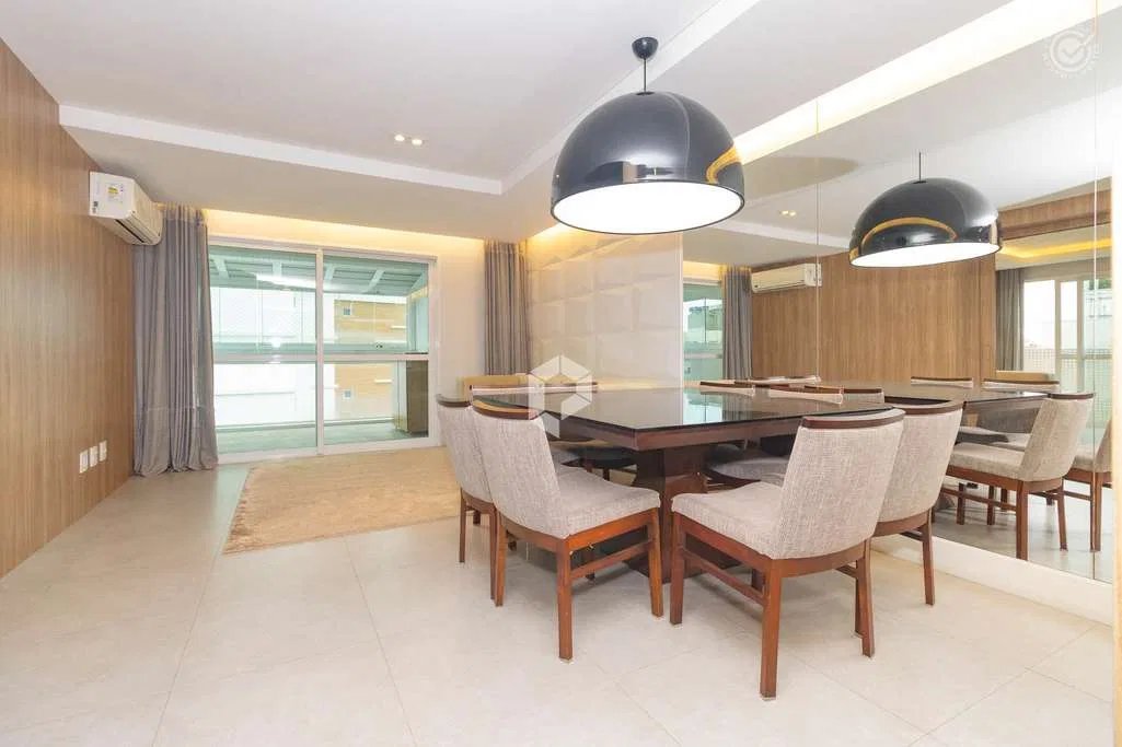 Застеклённый балкон и 2 спальни: квартира 163 м² — photo 14