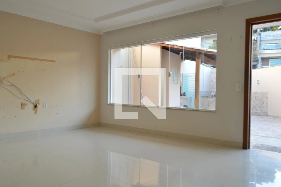 Casa de 5 quartos com 3 suítes e varanda fechada — photo 21