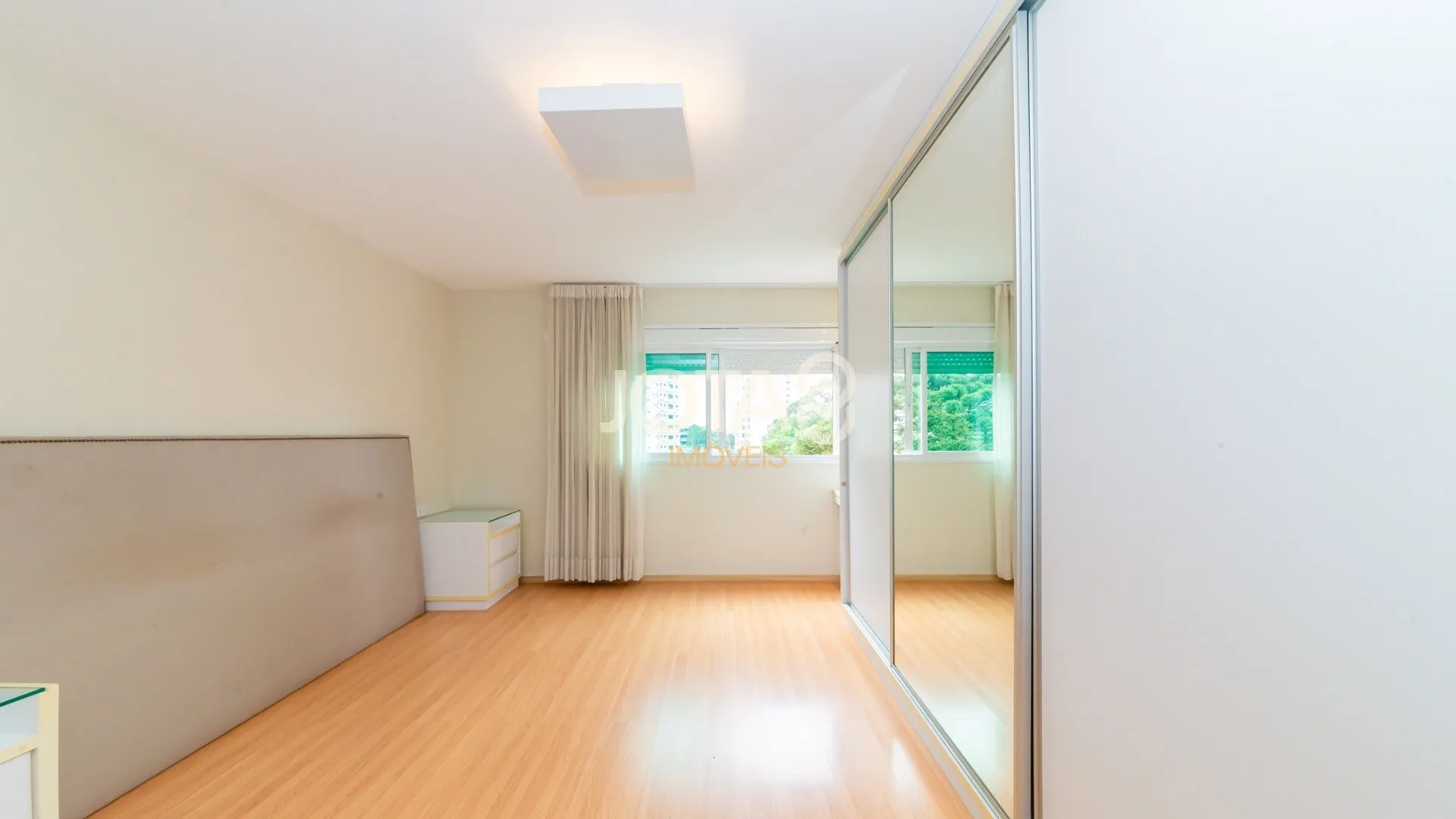 3-bedroom apartment in a building with a gym — photo 32