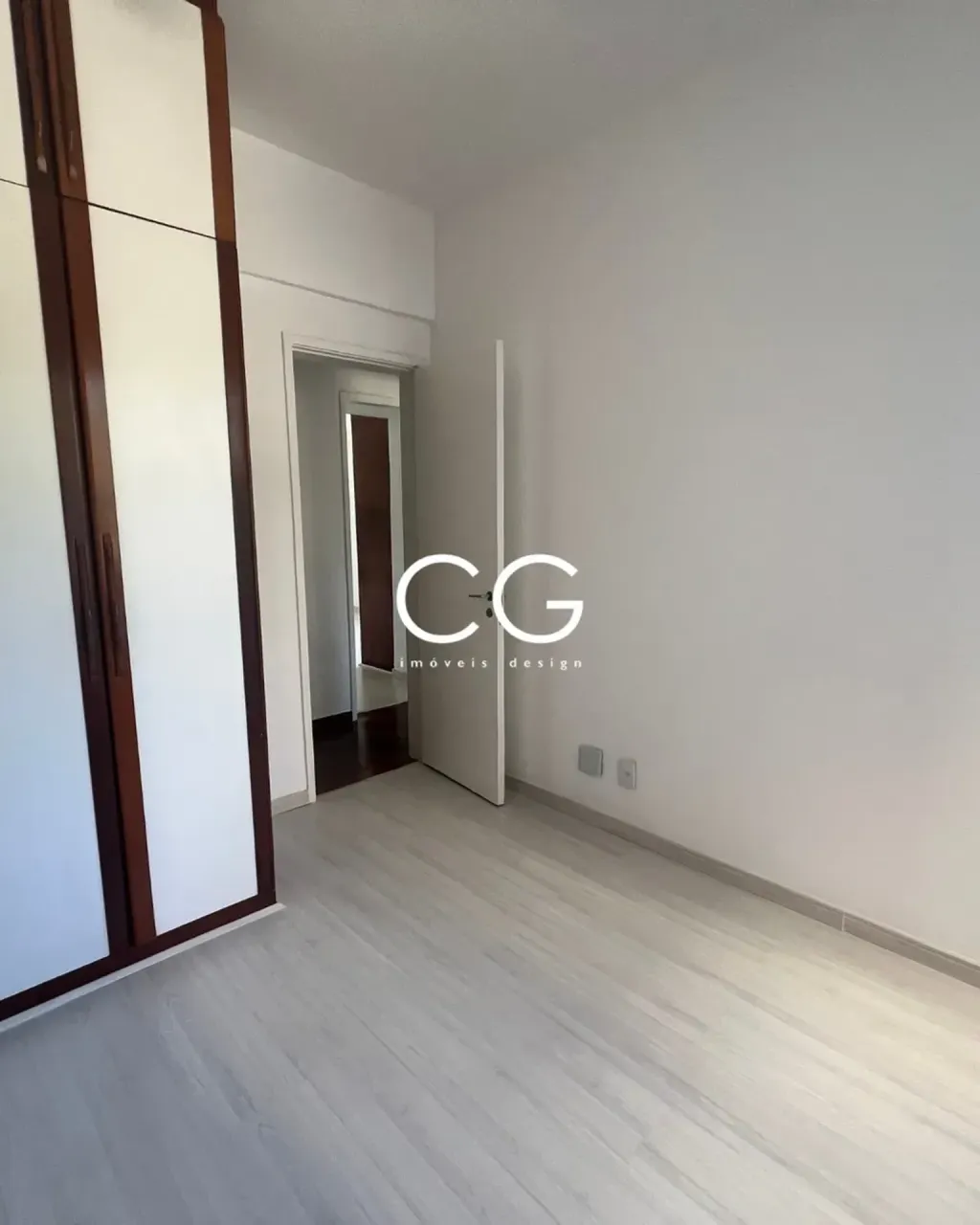 Unfurnished 3-bedroom apartment with balcony — photo 2