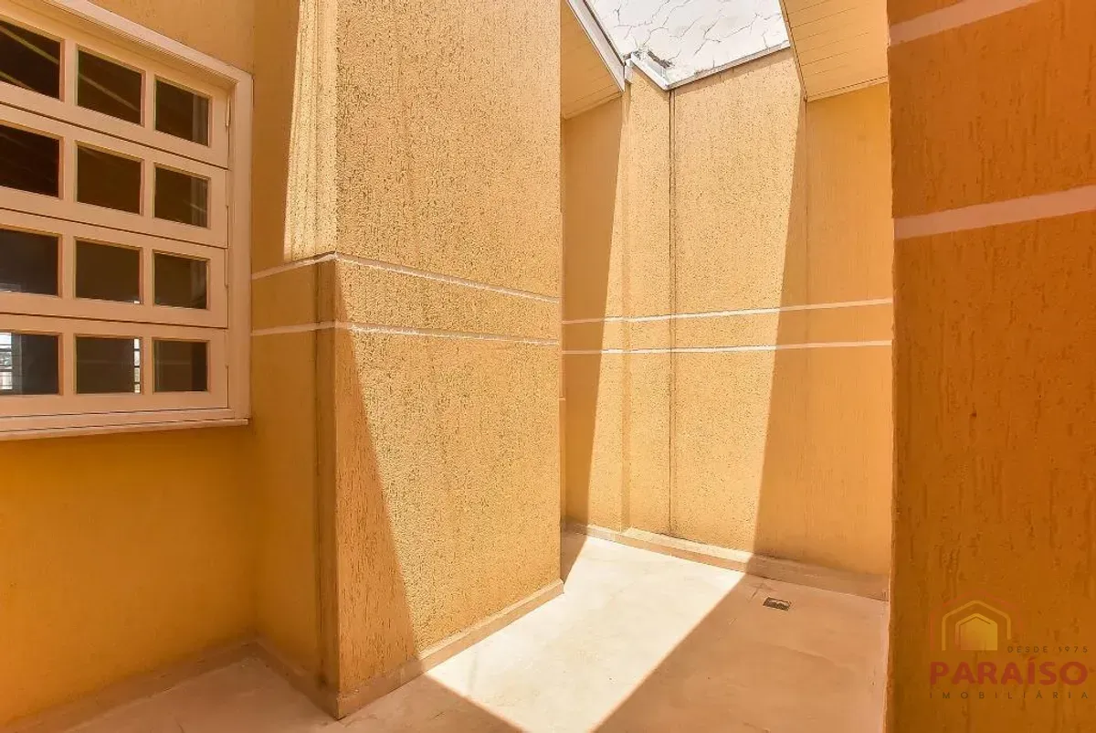 689 m² house with 5 bedrooms and 7 bathrooms — photo 12