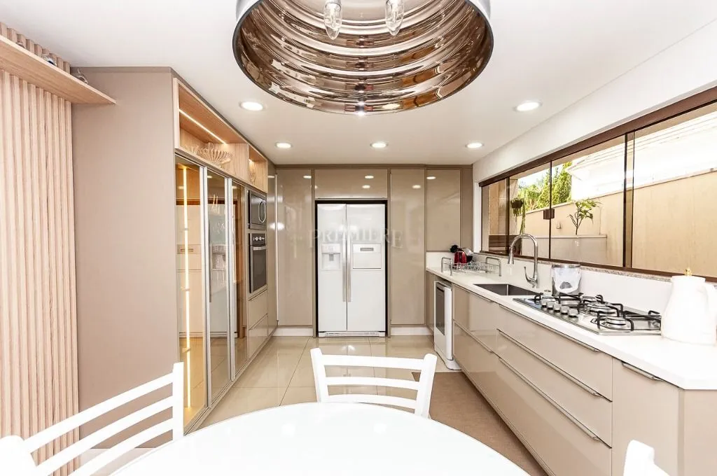 Furnished house with 4 bedrooms across 1167 m² and 8 spots — photo 35