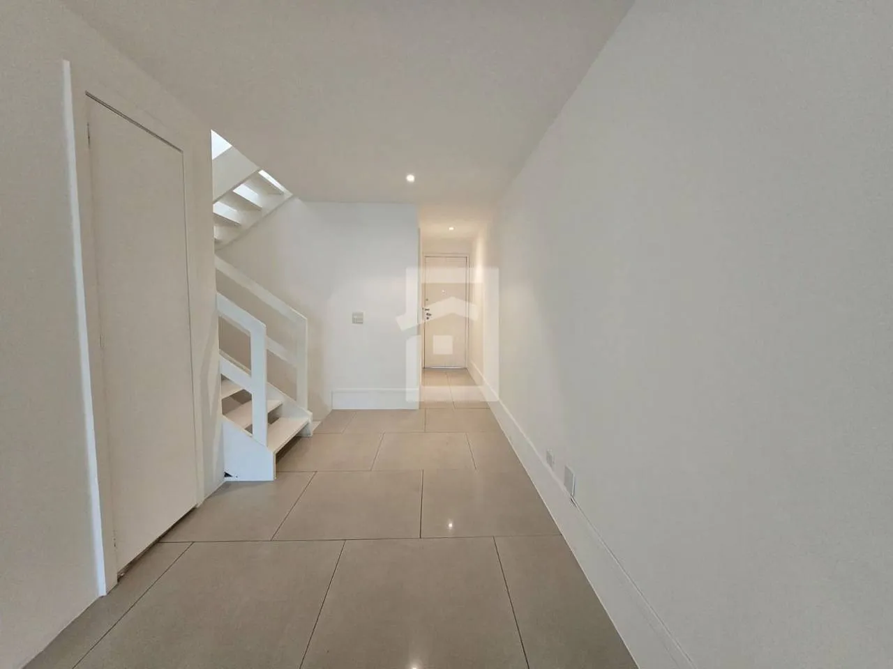 Triplex house with 4 bedrooms and 2 en-suites — photo 52