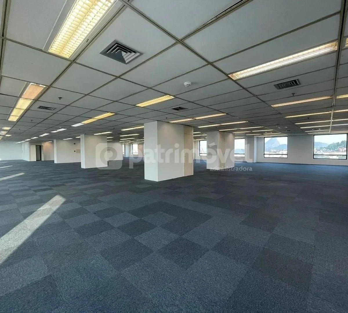 Apartamento de 957 m² com janelas do chão ao teto e vista — photo 12