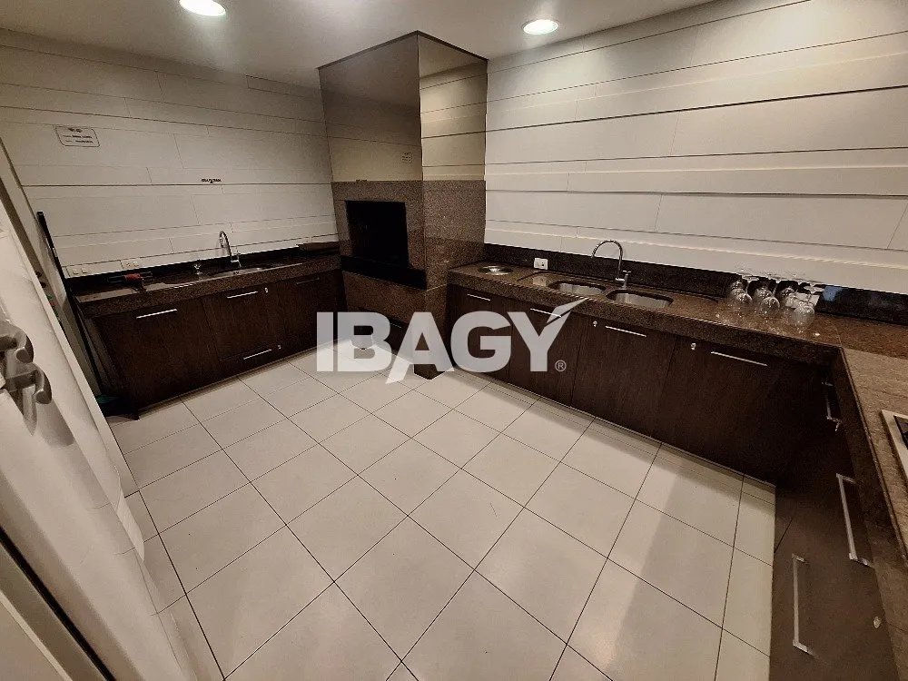 Furnished apartment with 2 en-suite bedrooms and 2 parking — photo 21