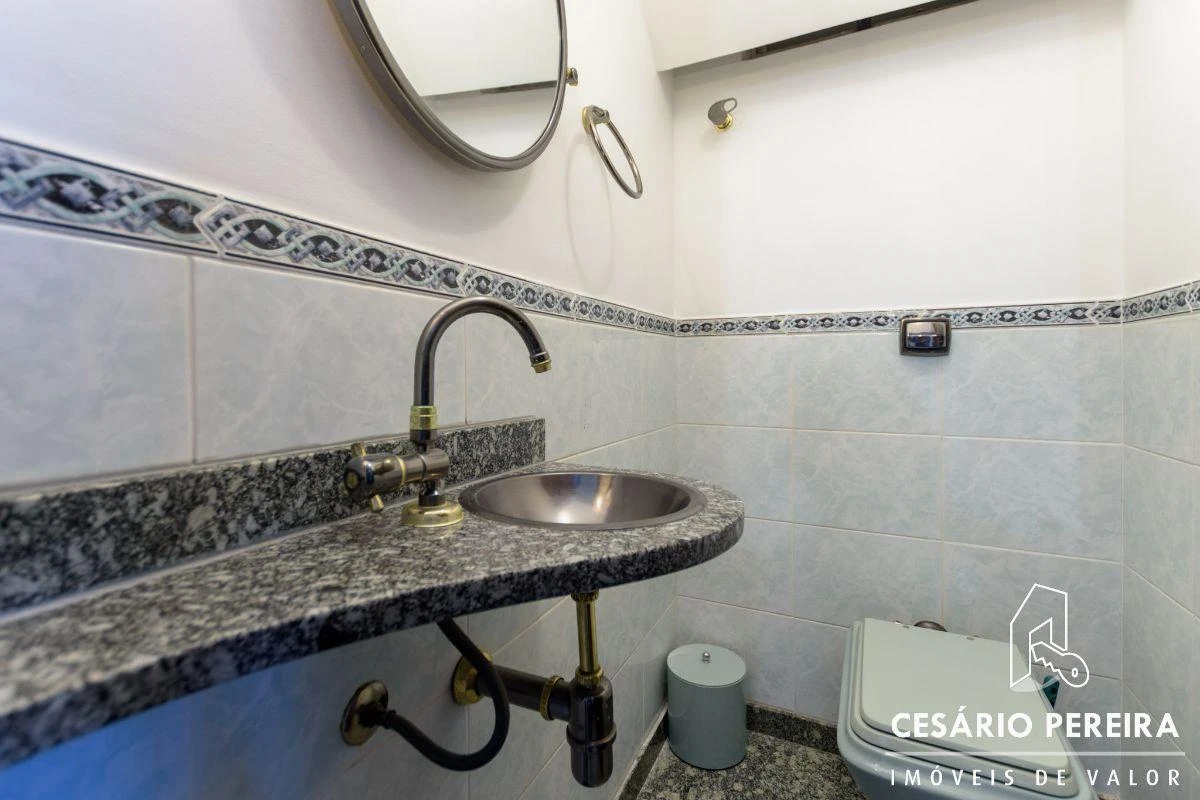 Furnished apartment, 215 m², with a bathtub — photo 28
