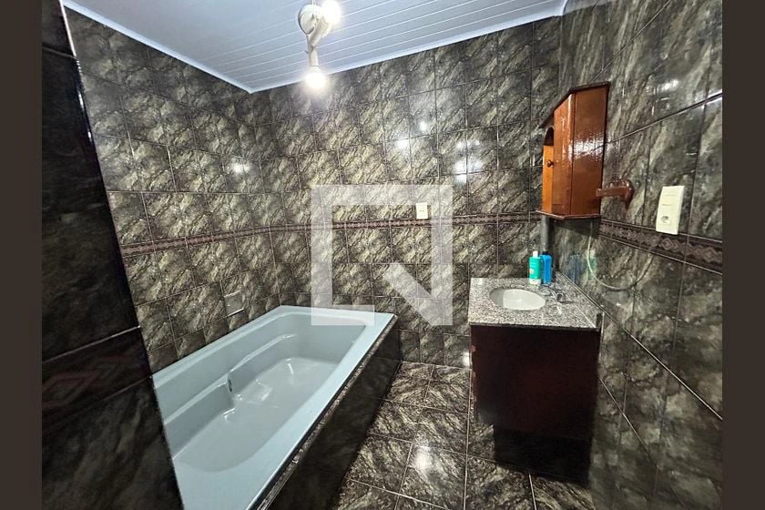 Furnished house with 2 bedrooms and 160 m², no parking — photo 27
