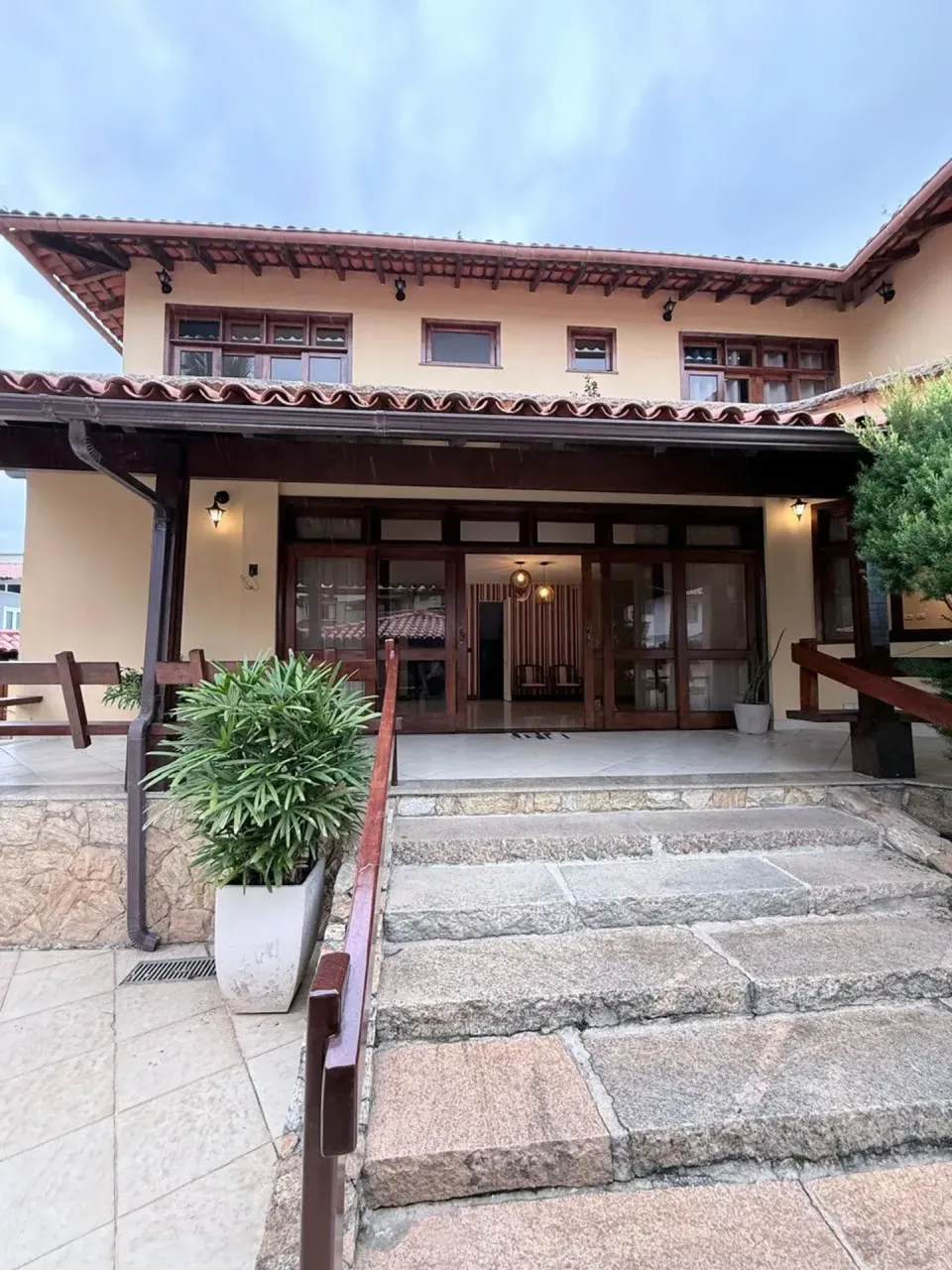 House, 600 m², with a grill on the balcony — photo 17
