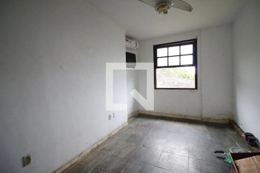 Casa de 500 m² com banheira e janelas do piso ao teto — photo 14