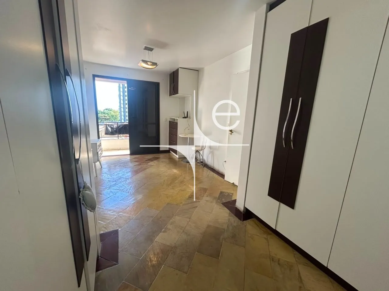 254 m² apartment with a walk-in closet and a home office — photo 26