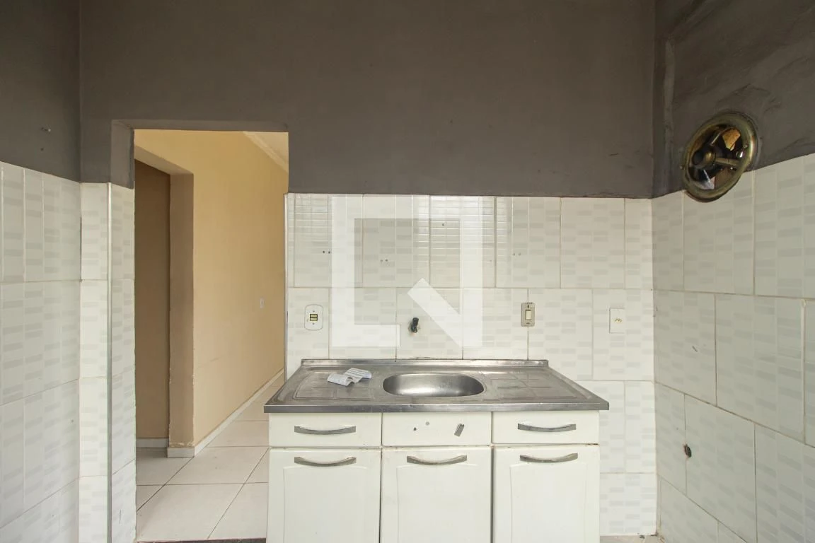 Unfurnished house with 2 bedrooms and 1 tiled bath — photo 15