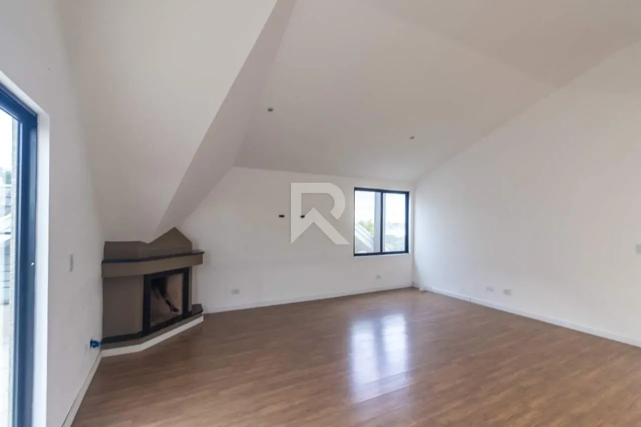 House with 5 bedrooms and 3 parking spaces — photo 29