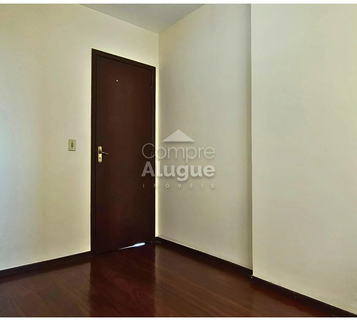 59 m² apartment with a walk-in closet and a home office — photo 16